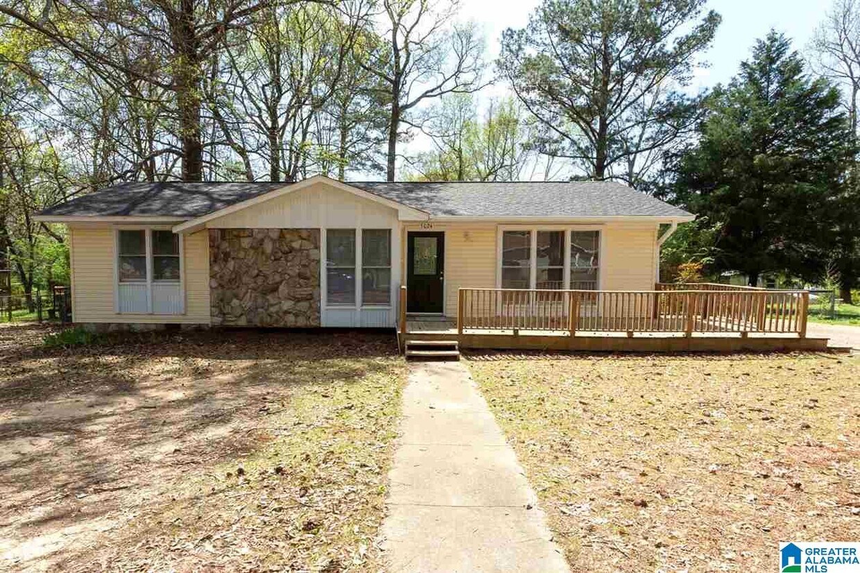 5024 Oak Leaf Cir, Adamsville, AL 35005 House Rental in Adamsville
