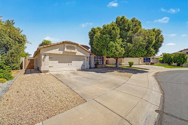 Building Photo - 6406 W Escuda Rd