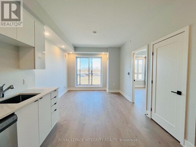 Photo du bâtiment - 1350 Hemlock Rd
