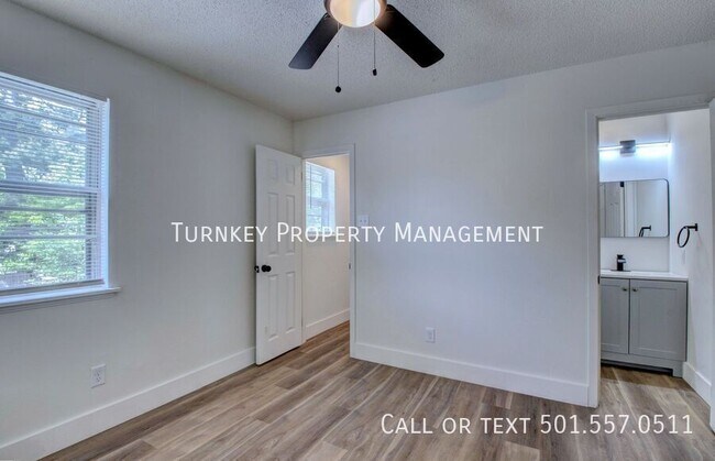Building Photo - 5924 Southwick Dr
