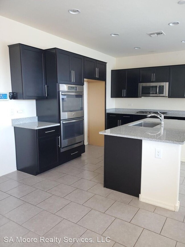 Building Photo - 3 br, 2.5 bath House - 4400 S Saginaw Hill Dr