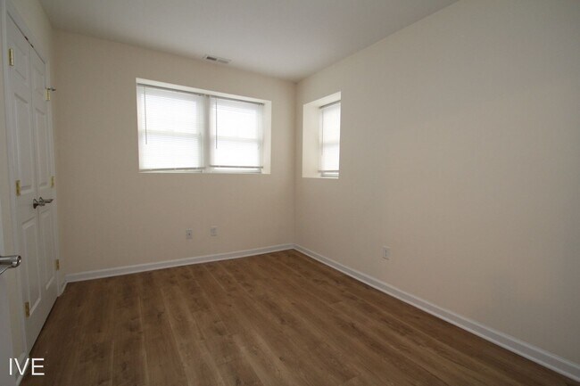 Foto del edificio - 143 1/2 S Main St