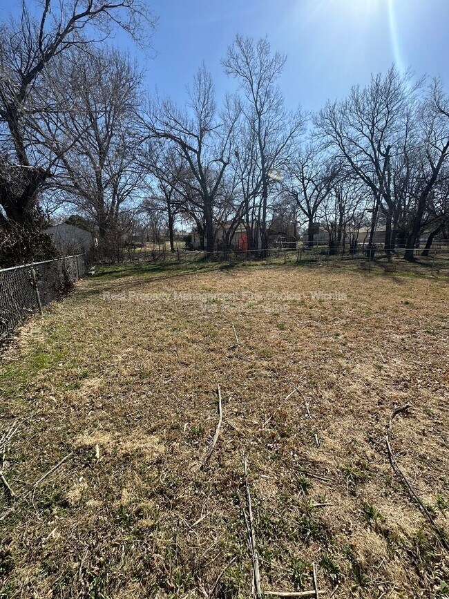 Foto del edificio - 1450 N Green St