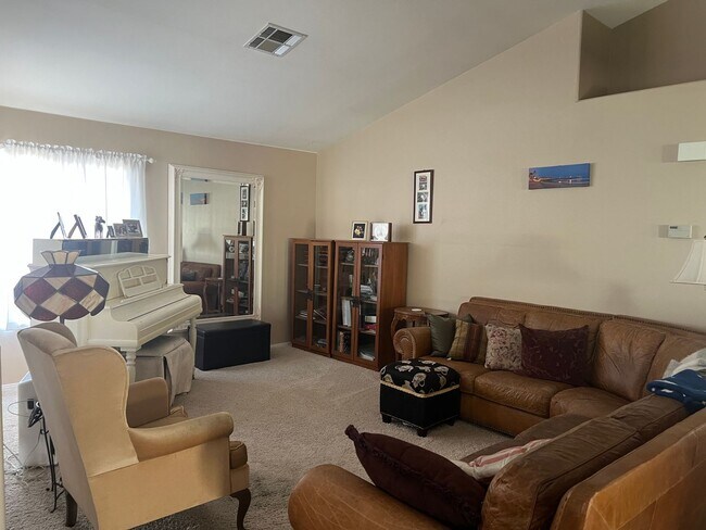 Building Photo - Single Story Home With 3 Spacious Bedrooms