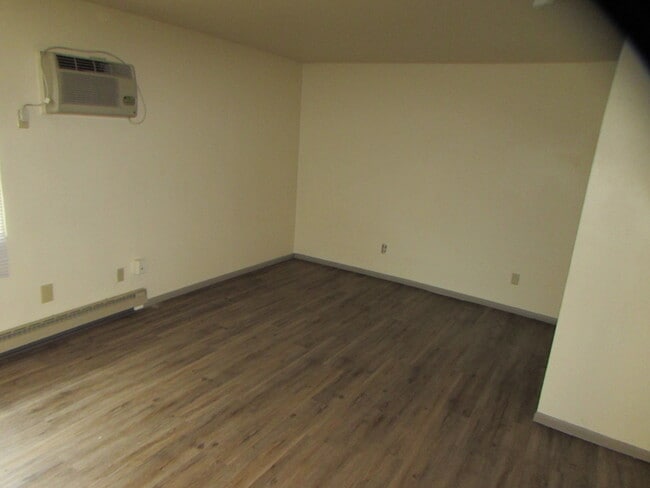 Building Photo - 130 N Hancock St