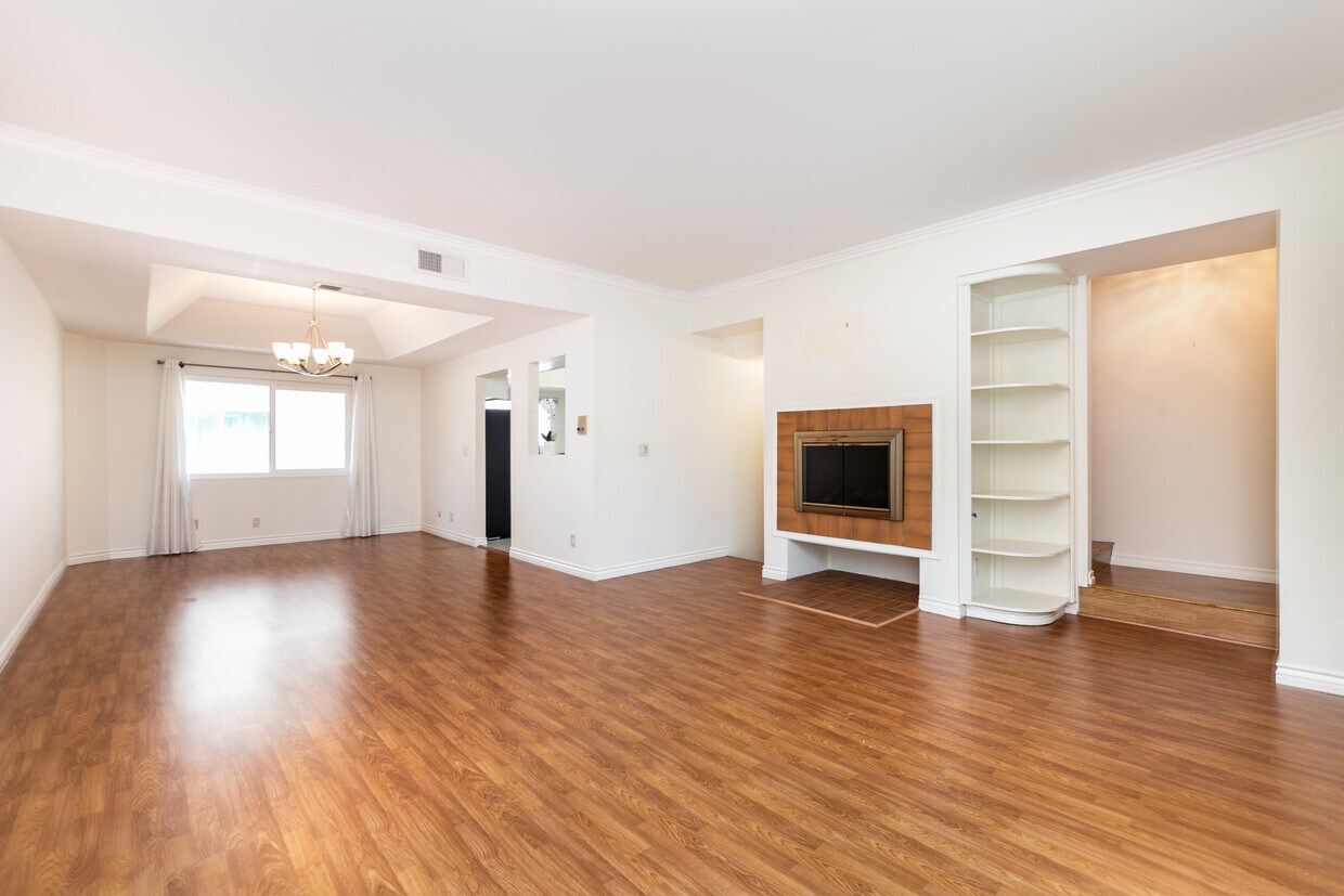 Foto principal - 12416 Magnolia Blvd
