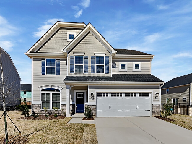 Building Photo - 561 Larragan Dr