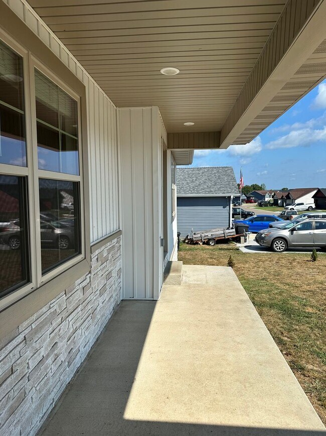 Building Photo - Now LEASING in Summit Pass! Available July...