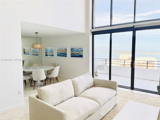 Building Photo - 151 SE 15th Rd