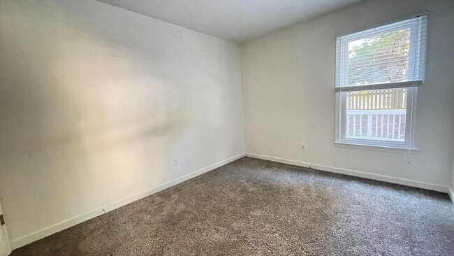 Foto del edificio - 13133 Middle Ridge Way