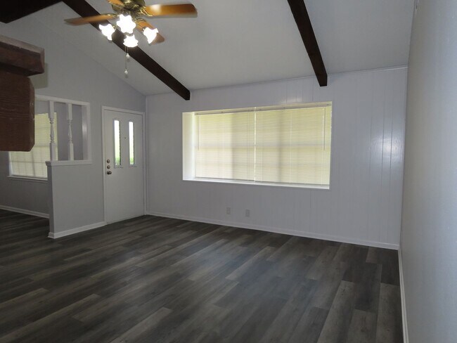 Foto del edificio - Whitehouse ISD - 3 Bedroom, 2 Bath Duplex, Lawn Care Provided!