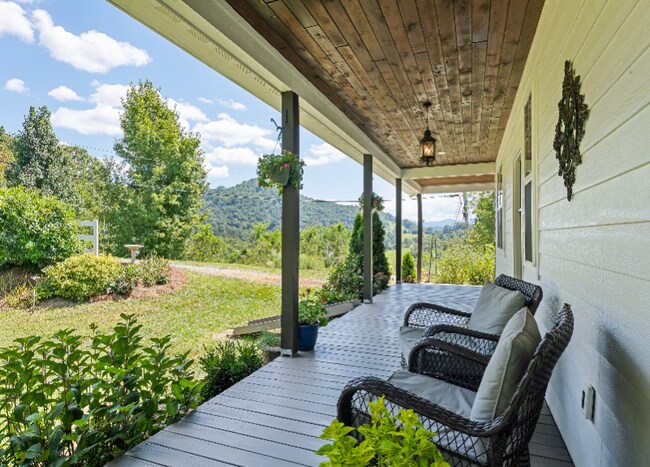 Foto del edificio - 179 Goldfinch Ln