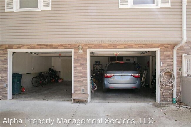 Building Photo - 3 br, 2.5 bath House - 108 Fairview