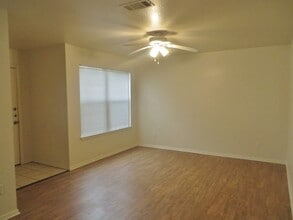 Building Photo - 2216 Katy Ln