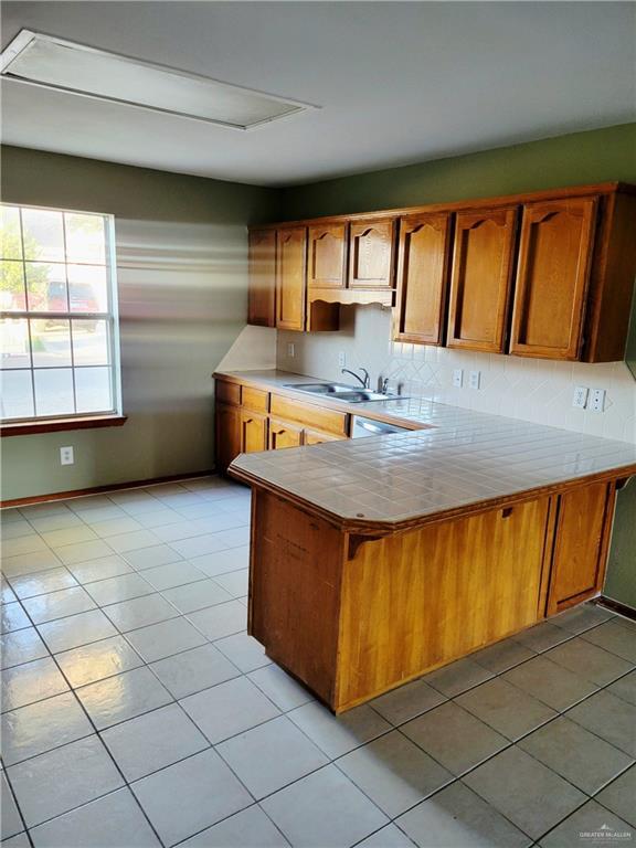 Foto del edificio - 16 Fairway Dr