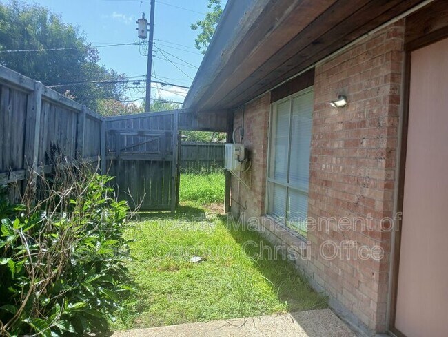 Foto del edificio - 730 Bradshaw Dr