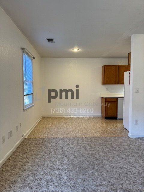 Building Photo - 111 Primrose Dr