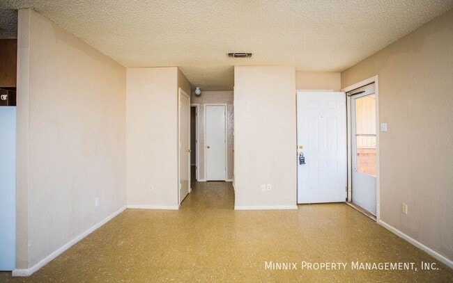 Building Photo - 631 S Crosby St