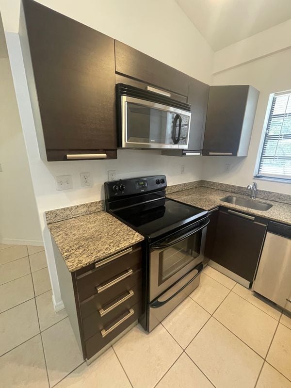 Foto del edificio - 11219 Royal Palm Blvd