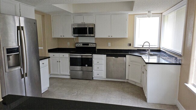 Building Photo - 12807 Villawood Ln