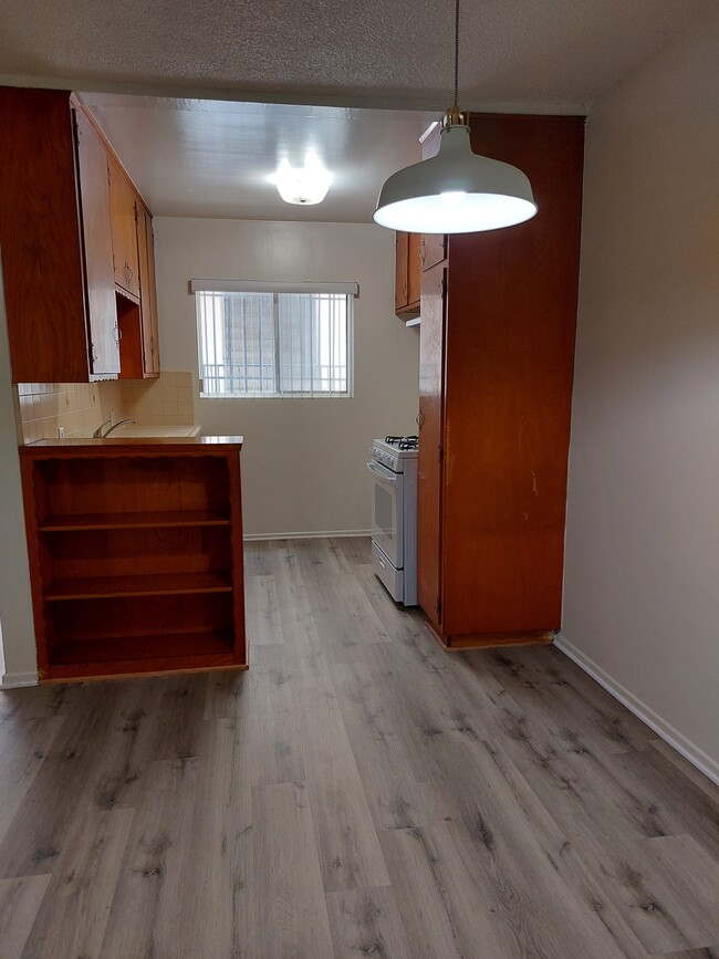Foto del edificio - 1016 N Orange Grove Ave