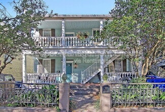 Building Photo - 70 Radcliffe St