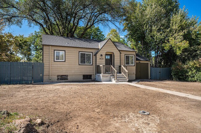 Building Photo - Charming 2-Bedroom Ranch in Wheat Ridge