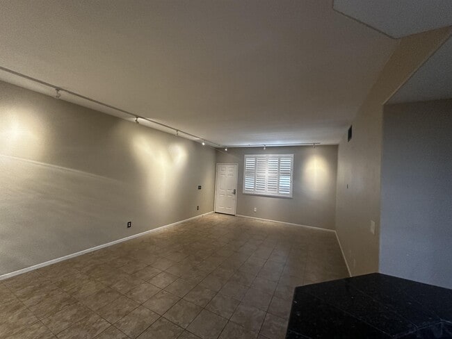 Building Photo - 1344 Paizay Pl