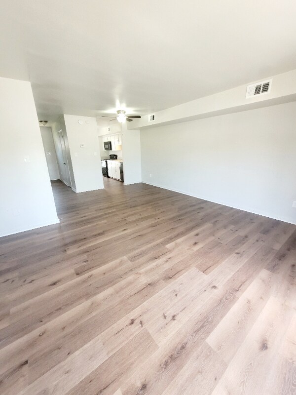 Foto del edificio - 12 Bainbridge Ave