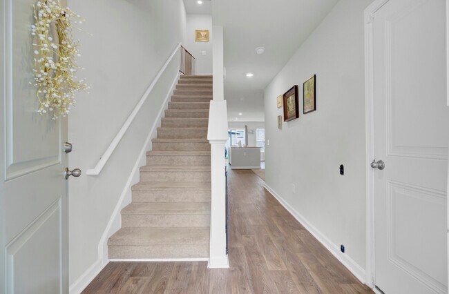 Foto del edificio - 102 Rosefield Ct