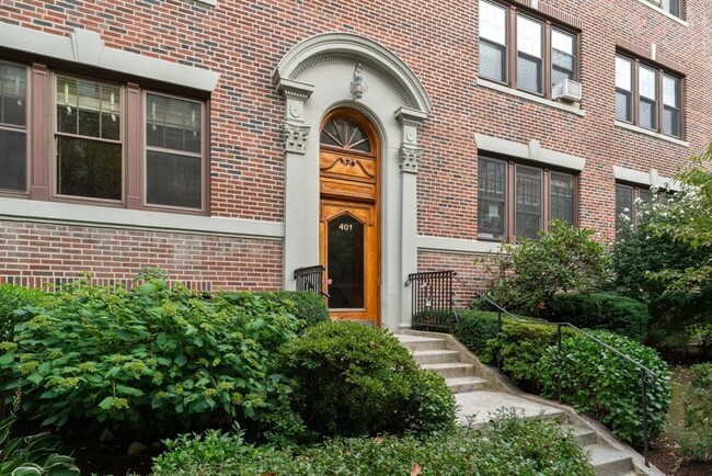 Building Photo - 401 Washington St