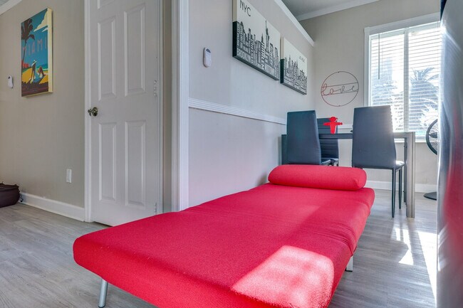 Foto del edificio - 3700 Collins Ave