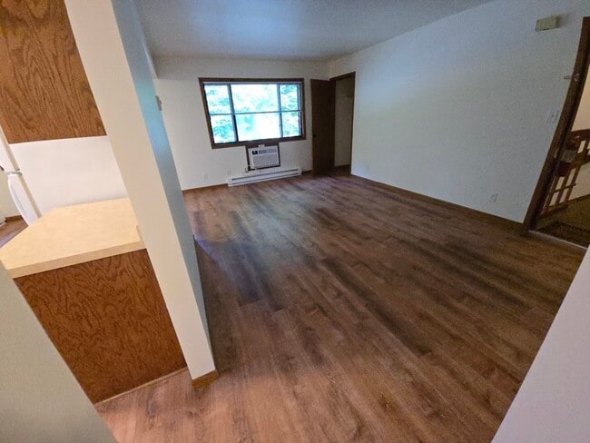 Livingroom - 141 Maple Ave S