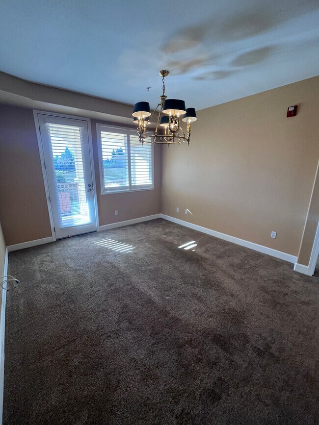 Foto del edificio - BEAUTIFUL CONDO AT THE PHOENICIAN IN ROSEVILLE!!