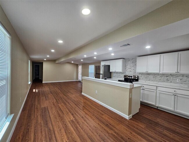 Building Photo - 114 Maha Dr