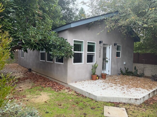 Building Photo - 3308 Hermanos St