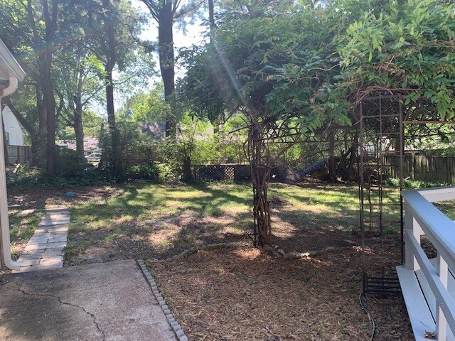 Building Photo - Single Family Home