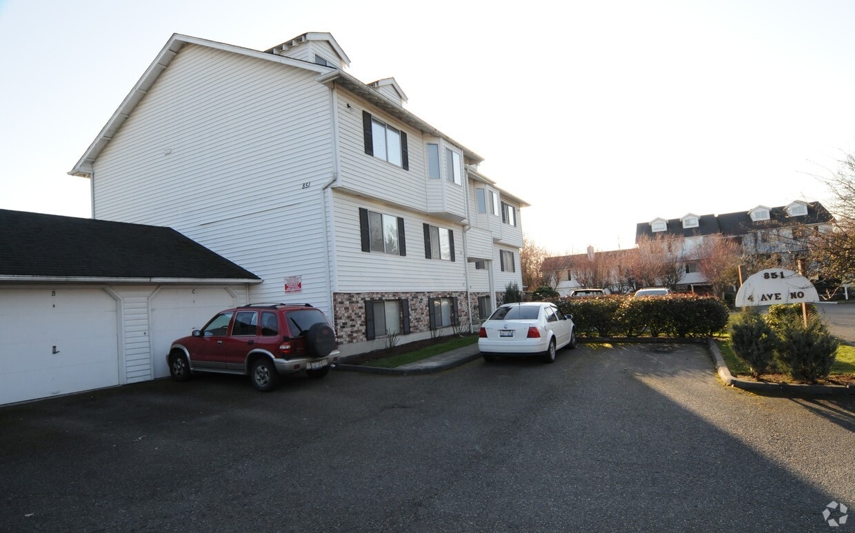 Building Photo - 851-861 4th Ave. North
