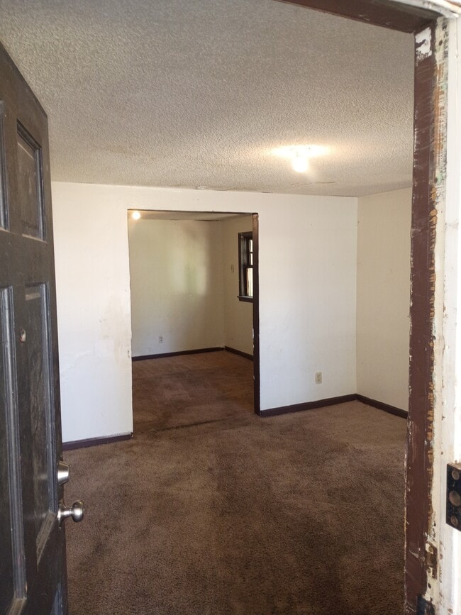 Building Photo - 304 Wells Ave