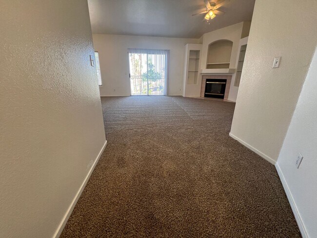 Foto del edificio - 2 Bdrm With 1 Car Garage