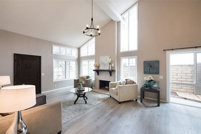 Building Photo - Impeccable 4BR 2.5BA Home with Pool, Near ...