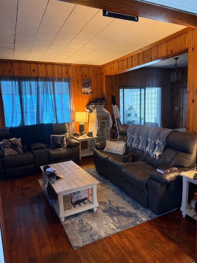 Foto del edificio - 3817 Marland Heights Rd