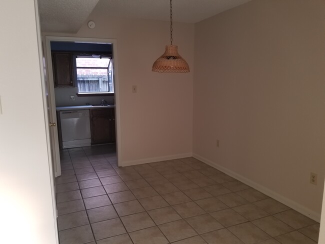 Dining Area - 5236 Brightside View Dr