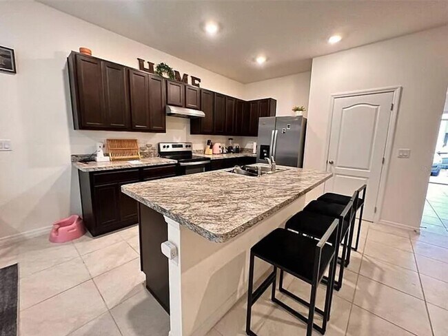 Foto del edificio - 1228 Yellow Finch Dr