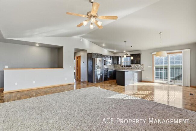 Foto del edificio - 6950 Manchester St