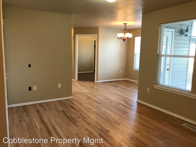 Building Photo - 3 br, 2 bath Apartment - 5306 W Morris Hill