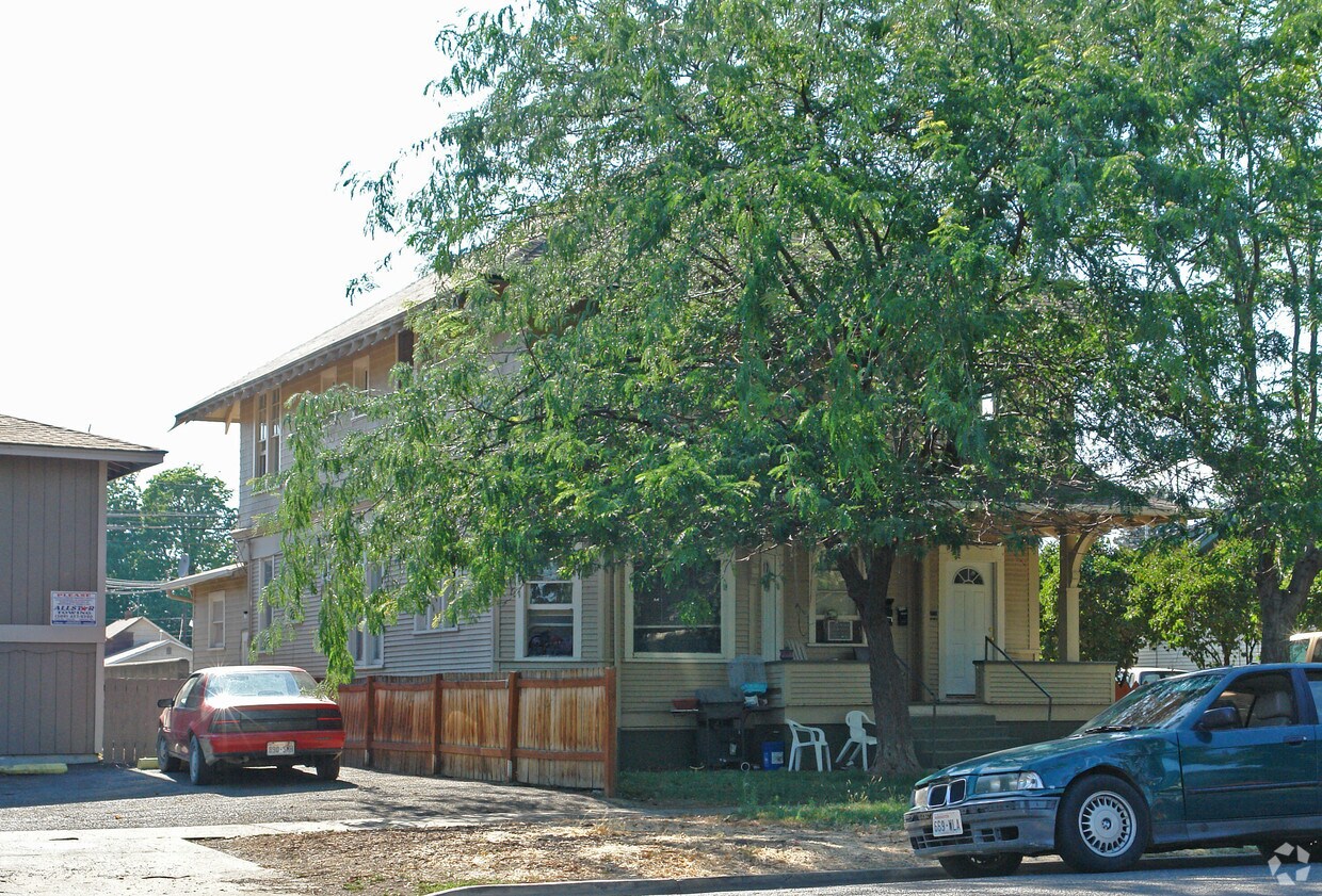 Primary Photo - 704 N 2nd St