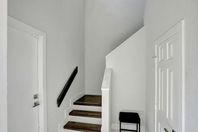 Building Photo - 6584 Villa Sonrisa Dr