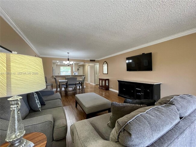 Building Photo - 7340 Lake Cir Dr