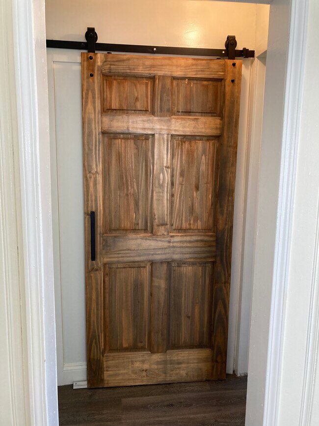 Building Photo - 345 W Barrett Ave